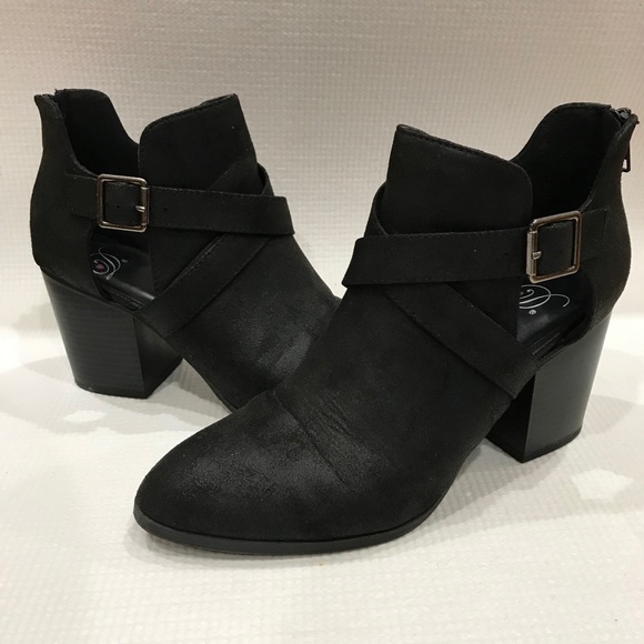 Black Chunky Heel Booties - Picture 2 of 5